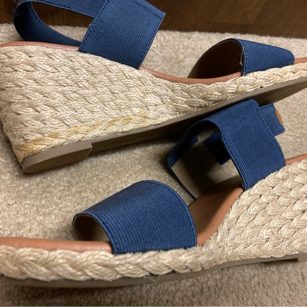 Tommy Bahama Women's Dark Blue Sandals - Picture 4 of 8